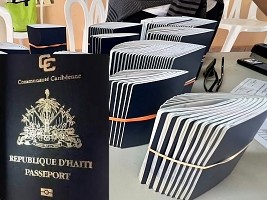 Des milliers haïtiens approuvés ne peuvent pas quitter le pays, faute de passeport